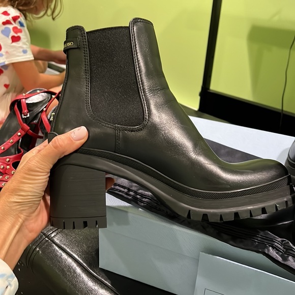 Prada boots - Picture 4 of 8